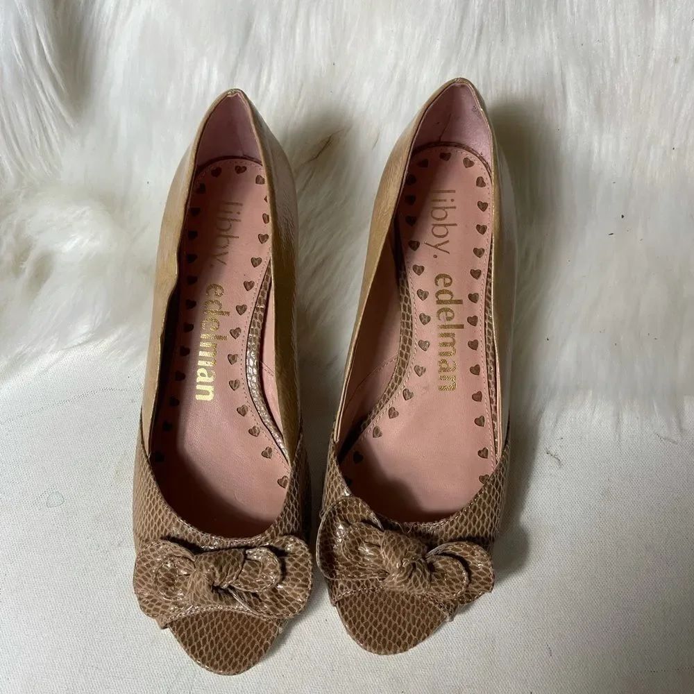 Libby Edelman taupe & brown snake skin print peep toe toe wedge shoes size 8.5